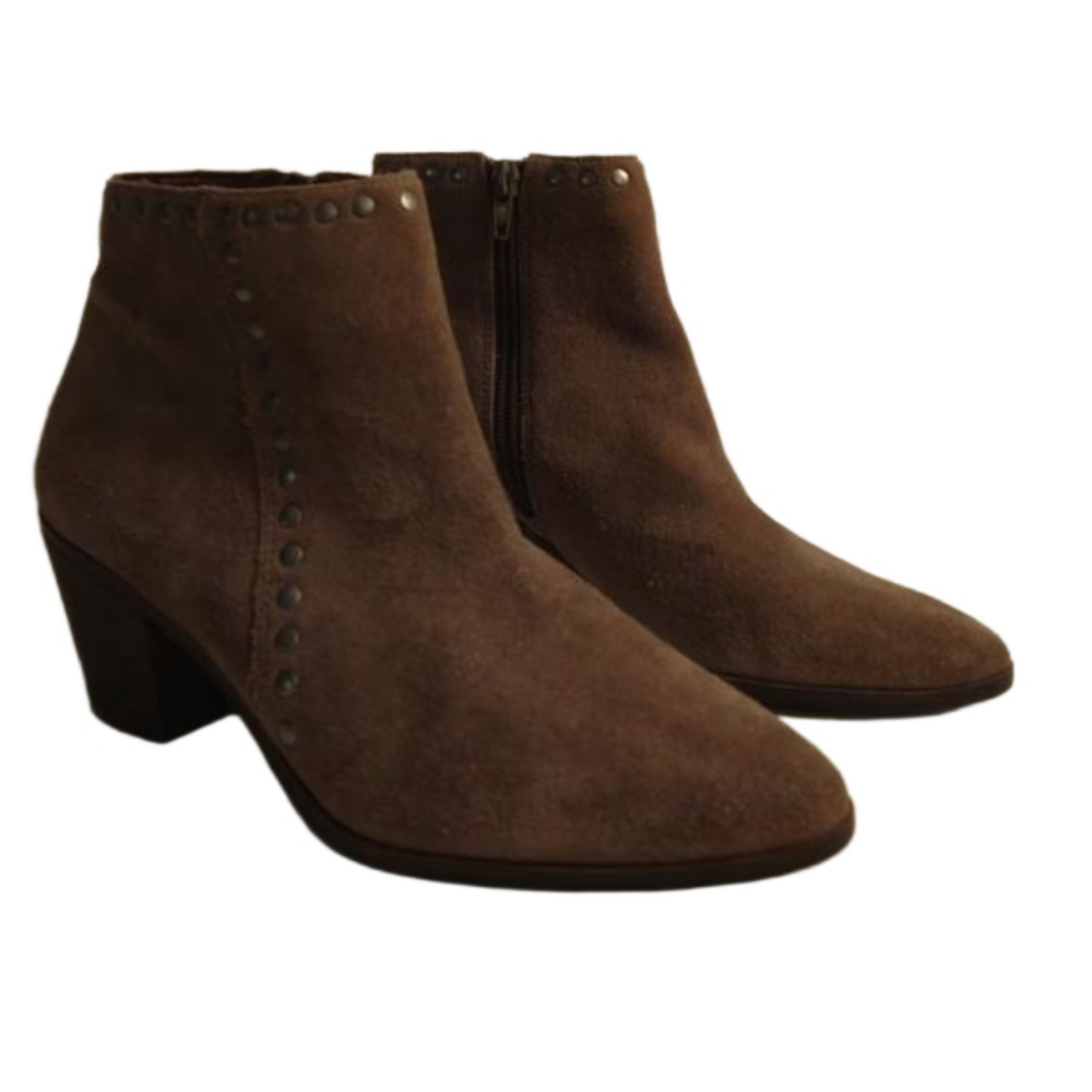 Stylish Tan Suede Chelsea Ankle Boots in Size 6.5 - Picture 2 of 3